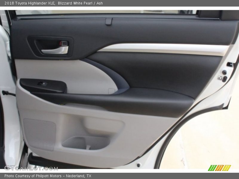 Blizzard White Pearl / Ash 2018 Toyota Highlander XLE