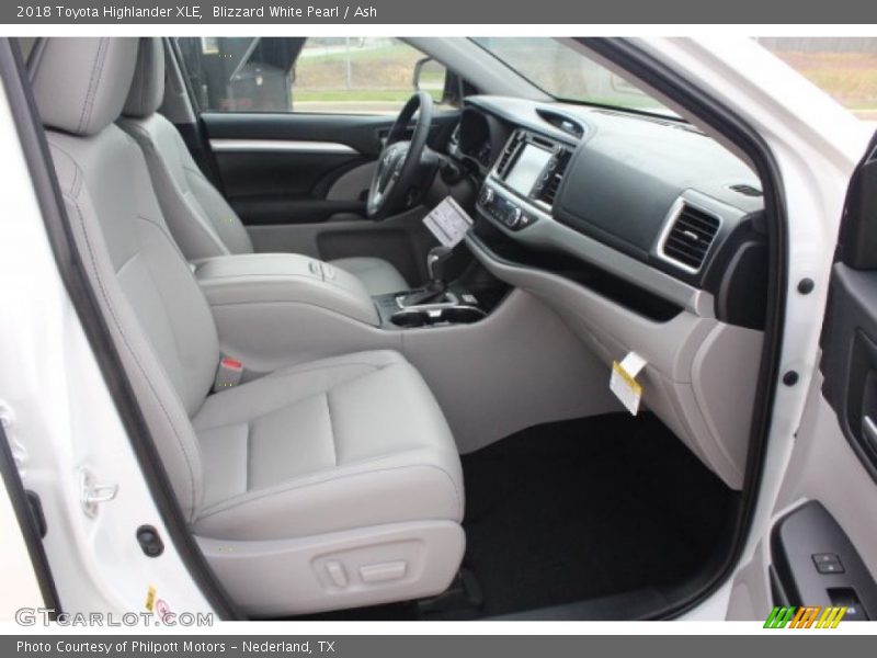 Blizzard White Pearl / Ash 2018 Toyota Highlander XLE