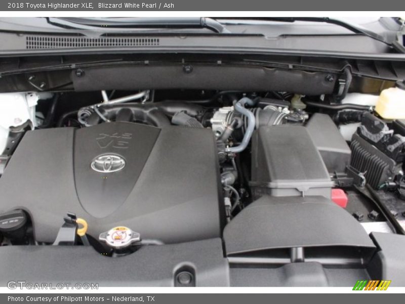 Blizzard White Pearl / Ash 2018 Toyota Highlander XLE