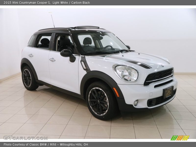 Light White / Carbon Black 2015 Mini Countryman Cooper S