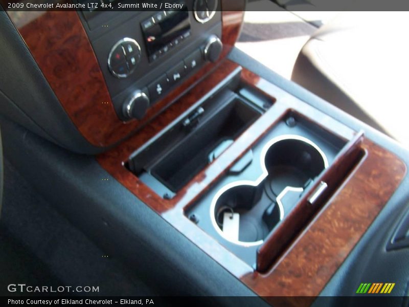 Summit White / Ebony 2009 Chevrolet Avalanche LTZ 4x4
