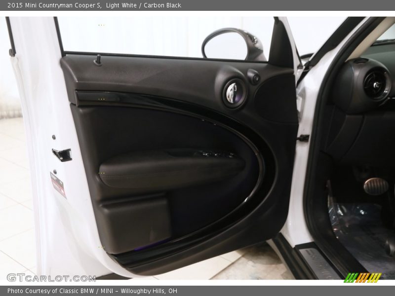 Light White / Carbon Black 2015 Mini Countryman Cooper S