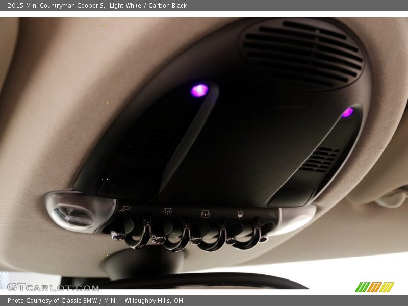 Light White / Carbon Black 2015 Mini Countryman Cooper S