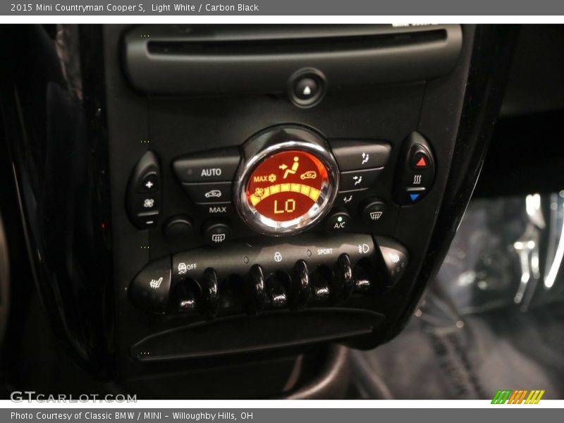 Light White / Carbon Black 2015 Mini Countryman Cooper S