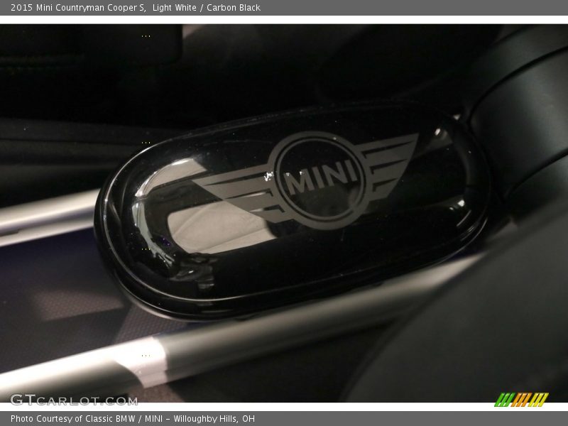 Light White / Carbon Black 2015 Mini Countryman Cooper S