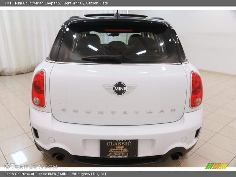 Light White / Carbon Black 2015 Mini Countryman Cooper S