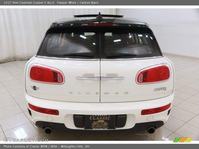 Pepper White / Carbon Black 2017 Mini Clubman Cooper S ALL4