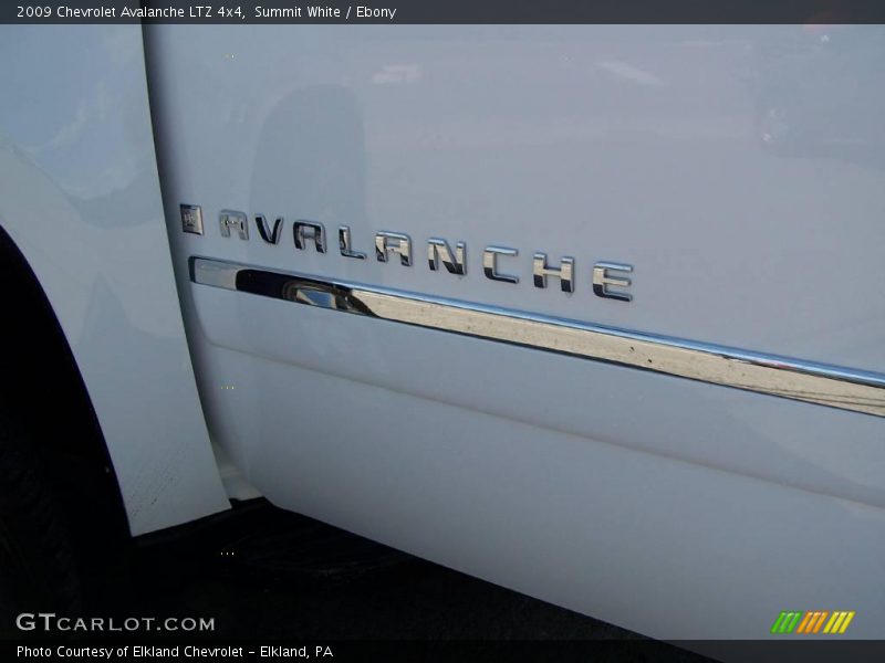 Summit White / Ebony 2009 Chevrolet Avalanche LTZ 4x4