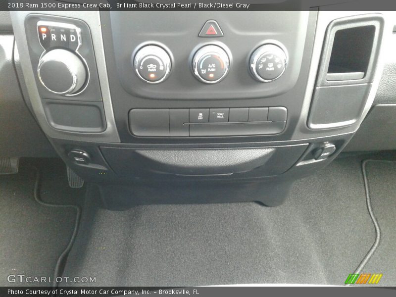 Brilliant Black Crystal Pearl / Black/Diesel Gray 2018 Ram 1500 Express Crew Cab