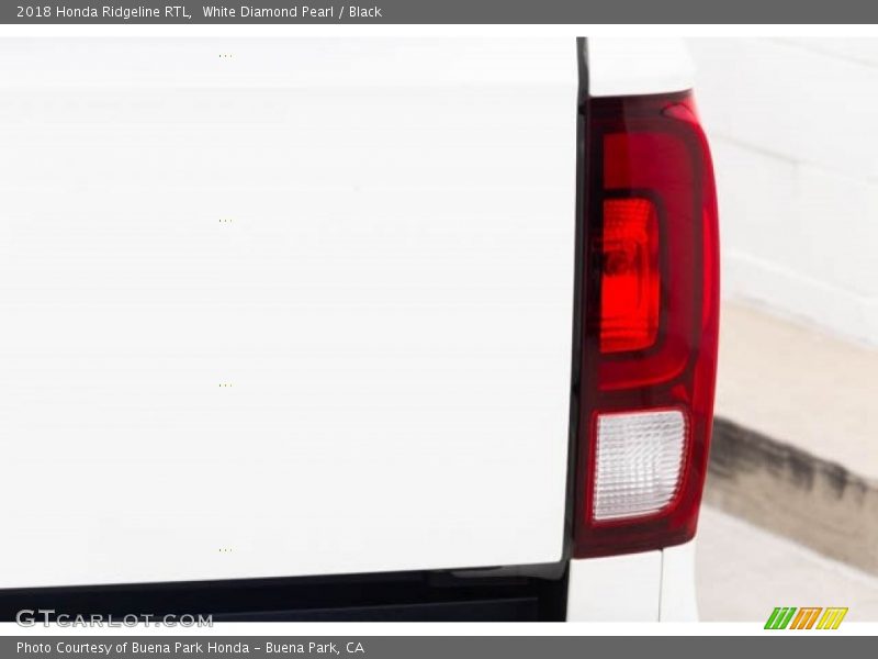 White Diamond Pearl / Black 2018 Honda Ridgeline RTL