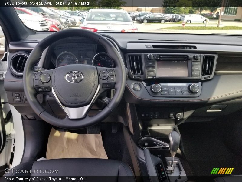 Super White / Black 2018 Toyota RAV4 SE AWD