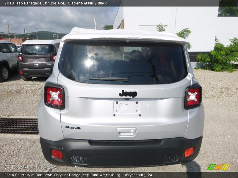 Glacier Metallic / Black 2018 Jeep Renegade Latitude 4x4