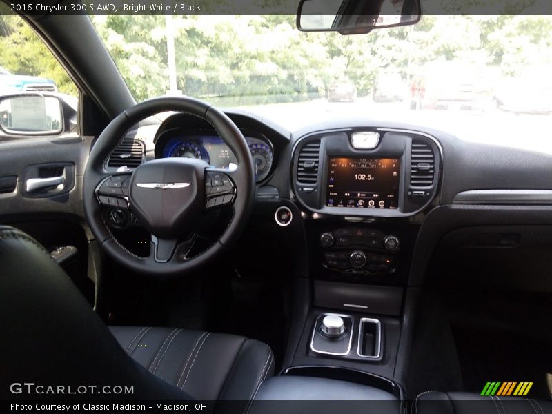 Bright White / Black 2016 Chrysler 300 S AWD
