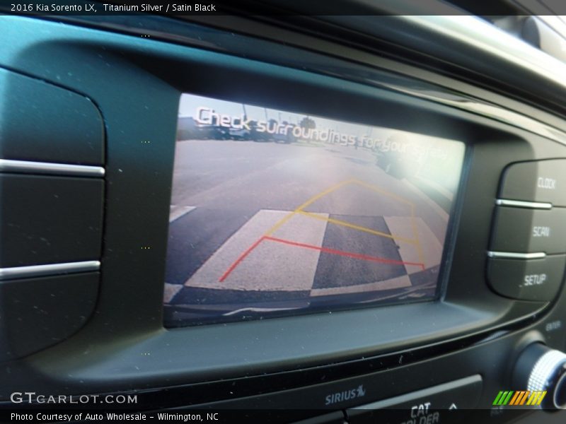 Titanium Silver / Satin Black 2016 Kia Sorento LX