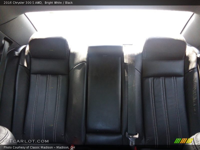 Bright White / Black 2016 Chrysler 300 S AWD