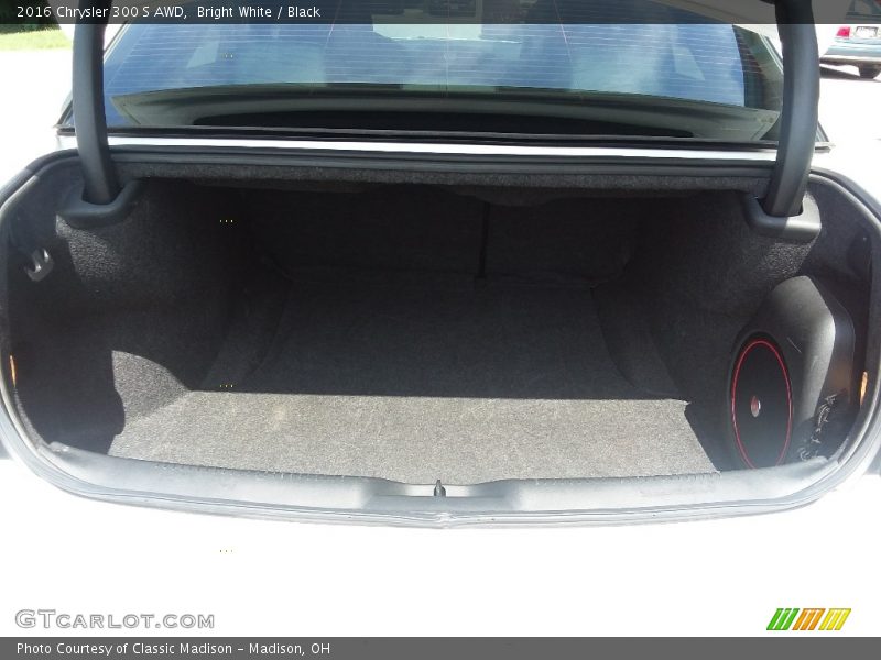 Bright White / Black 2016 Chrysler 300 S AWD