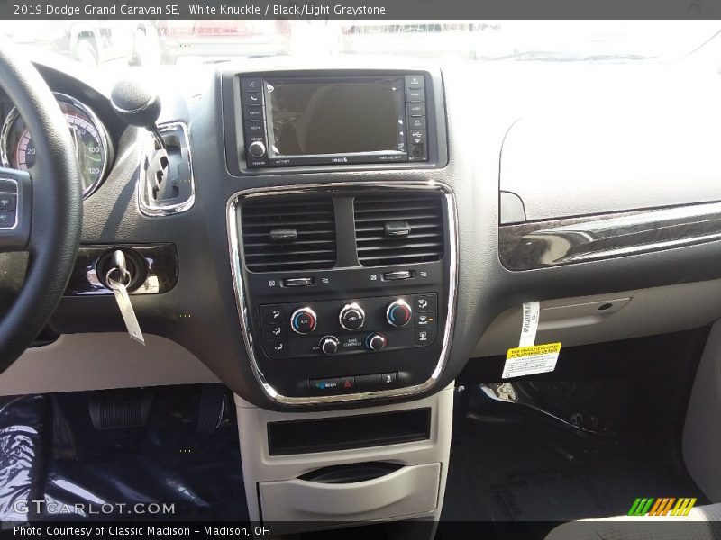 White Knuckle / Black/Light Graystone 2019 Dodge Grand Caravan SE