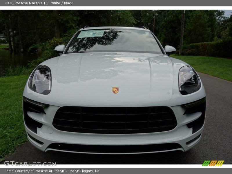 White / Black 2018 Porsche Macan GTS