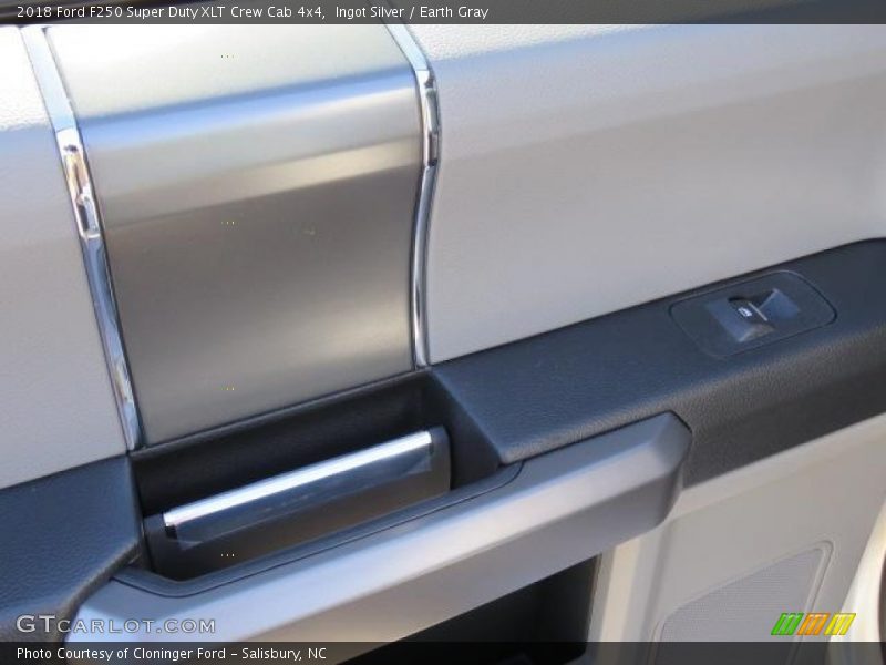 Ingot Silver / Earth Gray 2018 Ford F250 Super Duty XLT Crew Cab 4x4