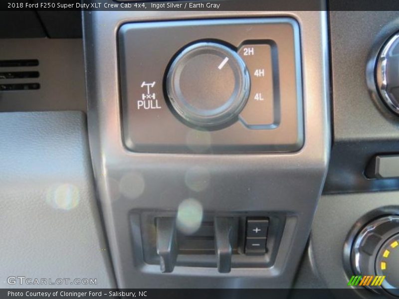 Ingot Silver / Earth Gray 2018 Ford F250 Super Duty XLT Crew Cab 4x4