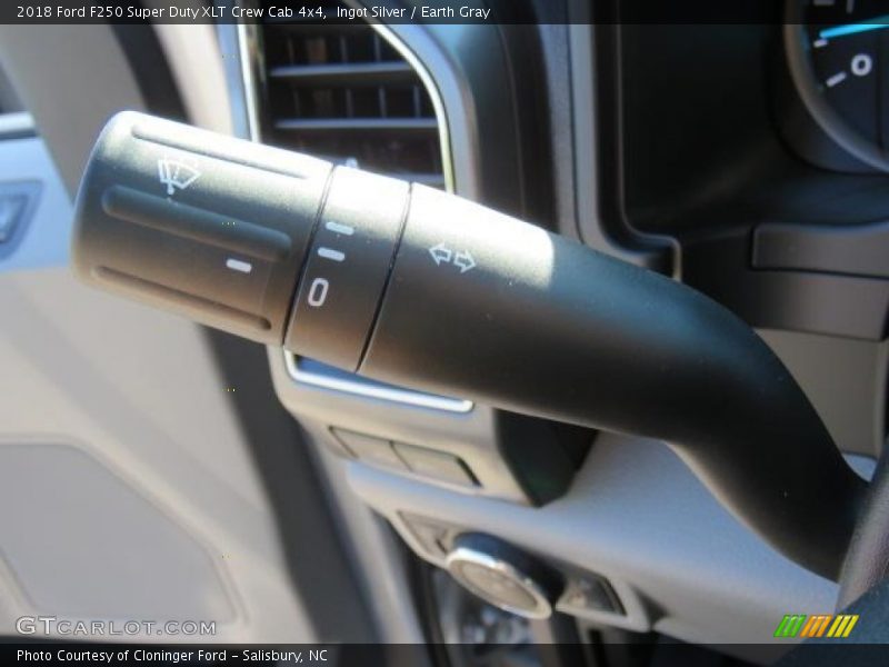 Ingot Silver / Earth Gray 2018 Ford F250 Super Duty XLT Crew Cab 4x4