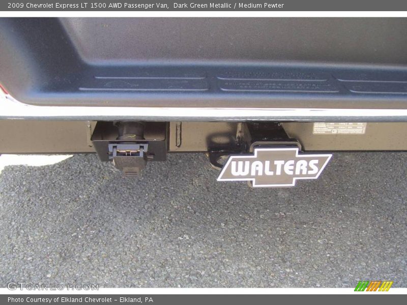 Dark Green Metallic / Medium Pewter 2009 Chevrolet Express LT 1500 AWD Passenger Van