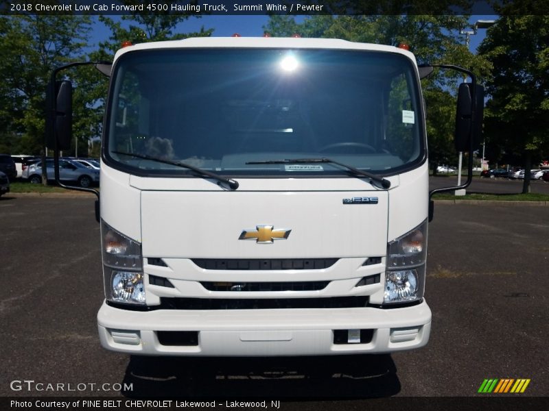 Summit White / Pewter 2018 Chevrolet Low Cab Forward 4500 Hauling Truck