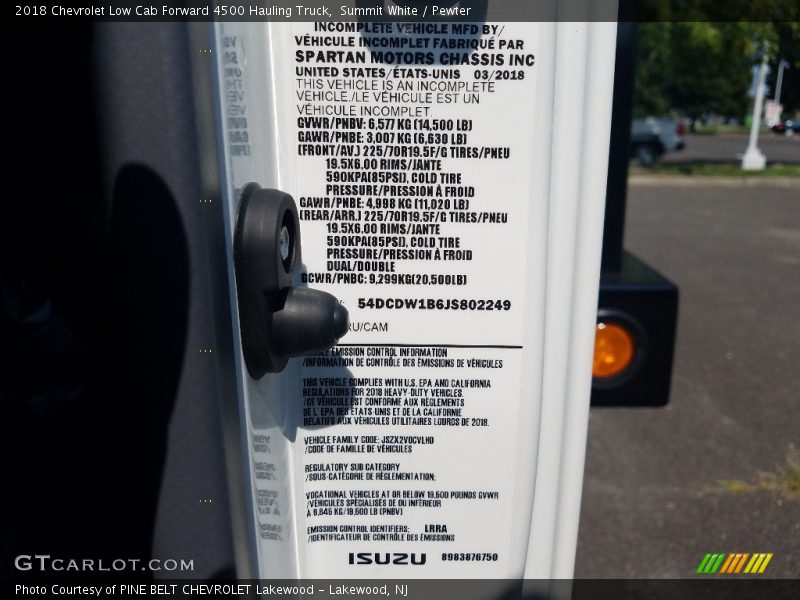 Summit White / Pewter 2018 Chevrolet Low Cab Forward 4500 Hauling Truck