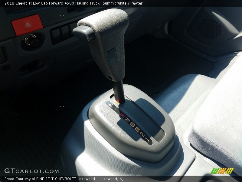 Summit White / Pewter 2018 Chevrolet Low Cab Forward 4500 Hauling Truck