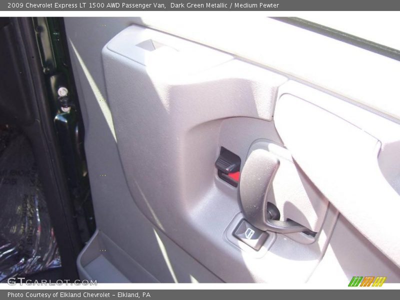 Dark Green Metallic / Medium Pewter 2009 Chevrolet Express LT 1500 AWD Passenger Van