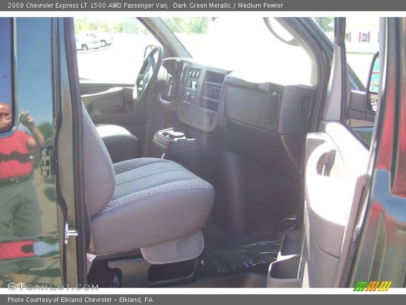 Dark Green Metallic / Medium Pewter 2009 Chevrolet Express LT 1500 AWD Passenger Van