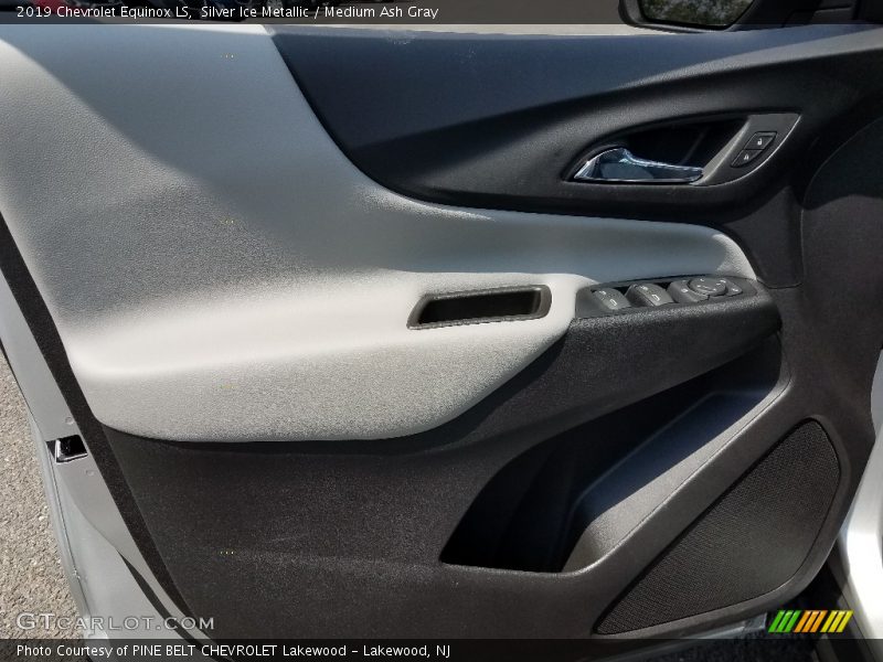 Silver Ice Metallic / Medium Ash Gray 2019 Chevrolet Equinox LS