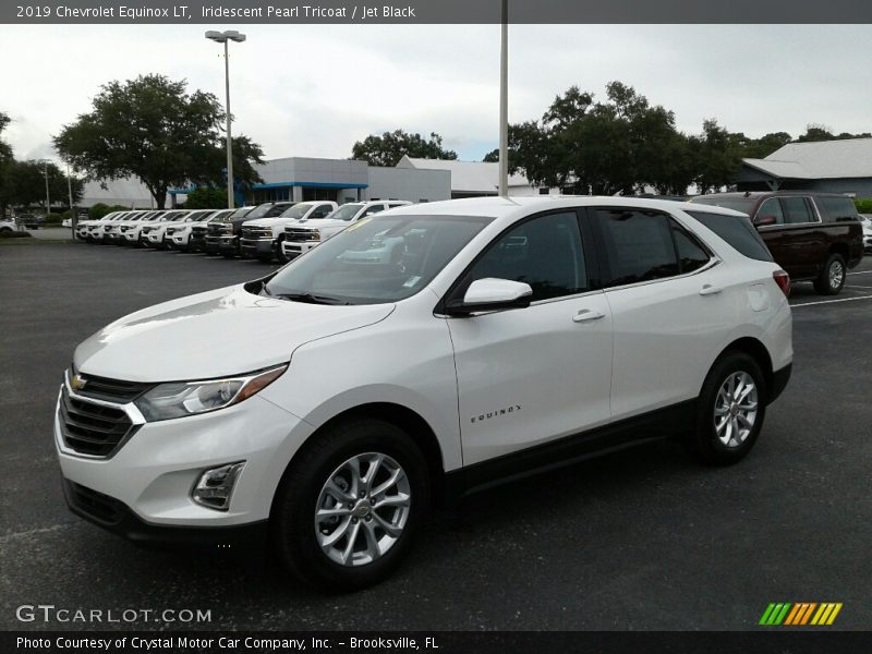 Front 3/4 View of 2019 Equinox LT