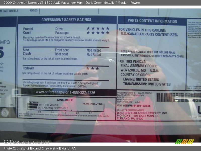 Dark Green Metallic / Medium Pewter 2009 Chevrolet Express LT 1500 AWD Passenger Van