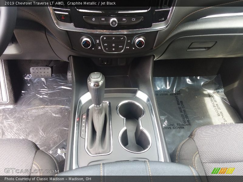 Graphite Metallic / Jet Black 2019 Chevrolet Traverse LT AWD