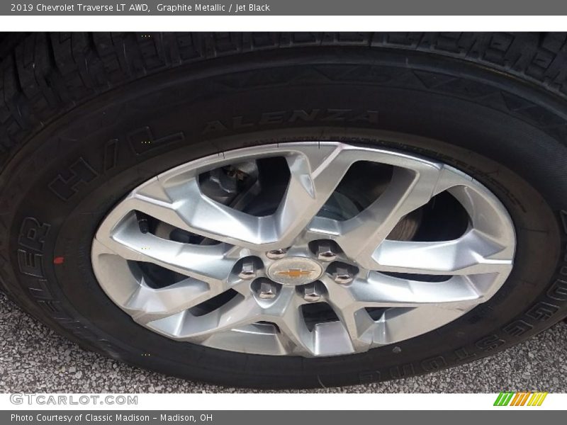 Graphite Metallic / Jet Black 2019 Chevrolet Traverse LT AWD