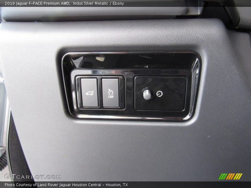 Indus Silver Metallic / Ebony 2019 Jaguar F-PACE Premium AWD