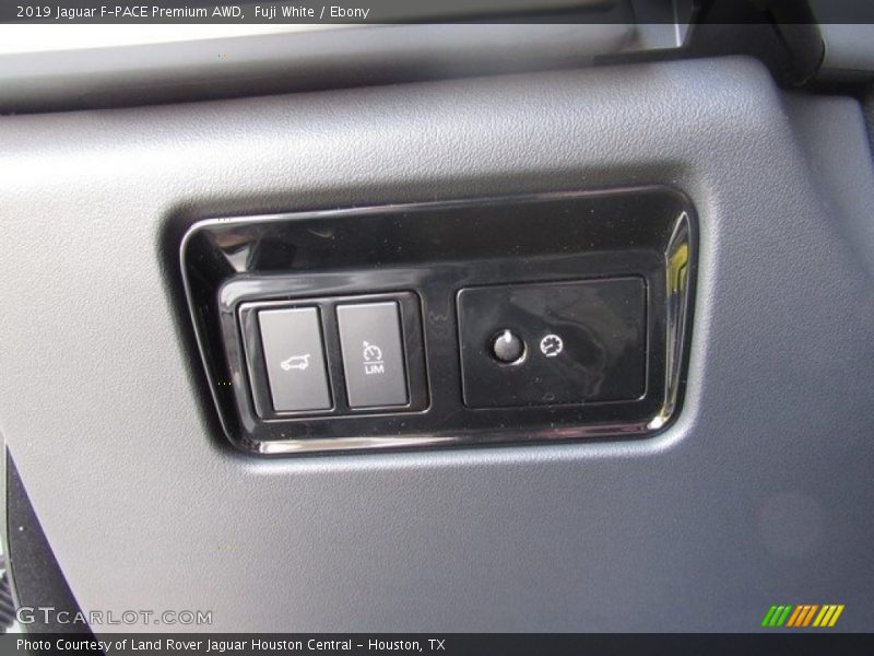 Fuji White / Ebony 2019 Jaguar F-PACE Premium AWD