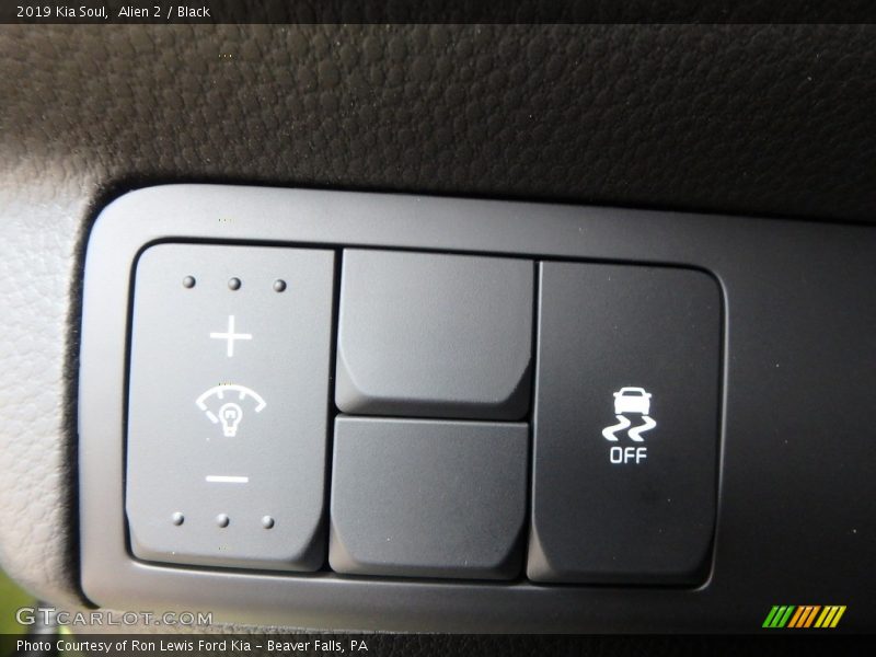 Alien 2 / Black 2019 Kia Soul