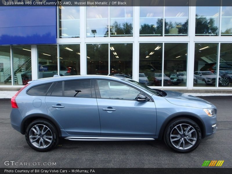  2018 V60 Cross Country T5 AWD Mussel Blue Metallic