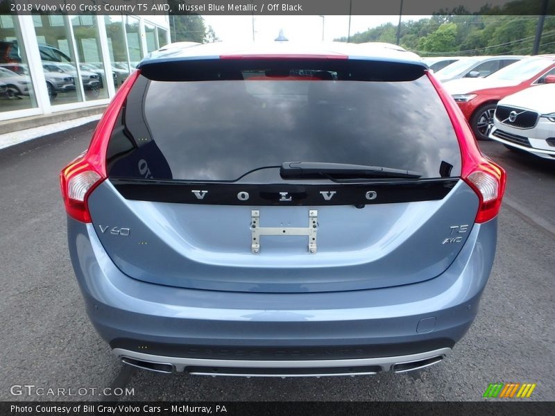 Mussel Blue Metallic / Off Black 2018 Volvo V60 Cross Country T5 AWD