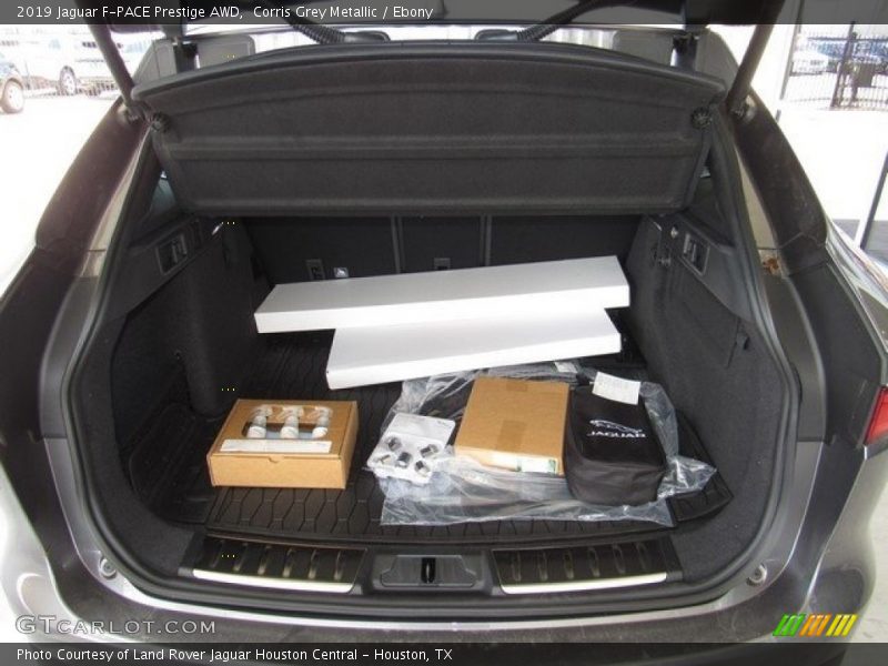  2019 F-PACE Prestige AWD Trunk