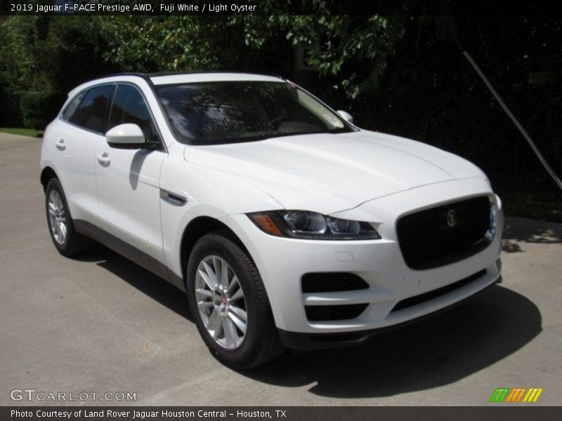 Fuji White / Light Oyster 2019 Jaguar F-PACE Prestige AWD