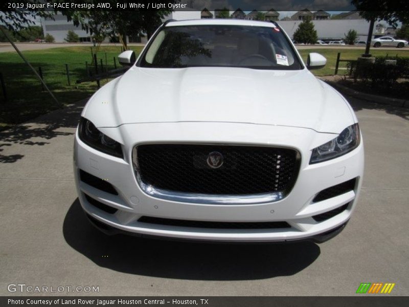 Fuji White / Light Oyster 2019 Jaguar F-PACE Prestige AWD