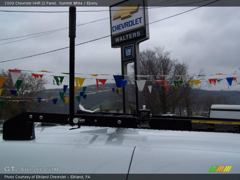 Summit White / Ebony 2009 Chevrolet HHR LS Panel