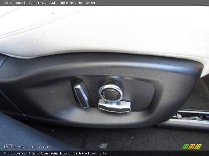 Fuji White / Light Oyster 2019 Jaguar F-PACE Prestige AWD