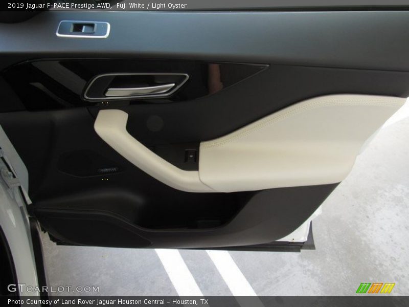 Fuji White / Light Oyster 2019 Jaguar F-PACE Prestige AWD