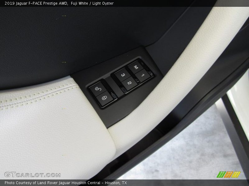 Fuji White / Light Oyster 2019 Jaguar F-PACE Prestige AWD