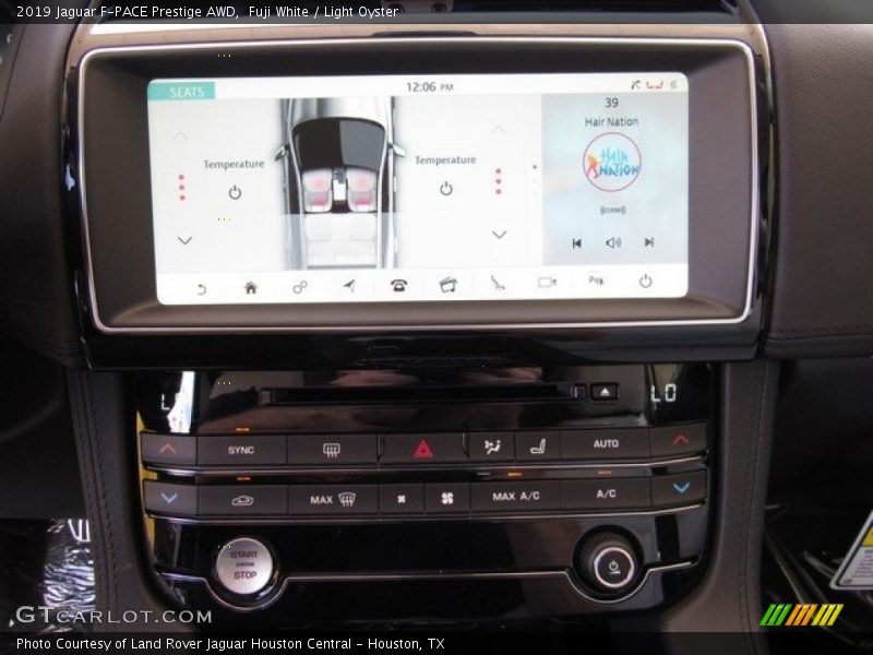 Fuji White / Light Oyster 2019 Jaguar F-PACE Prestige AWD