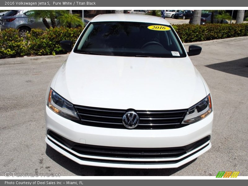 Pure White / Titan Black 2016 Volkswagen Jetta S